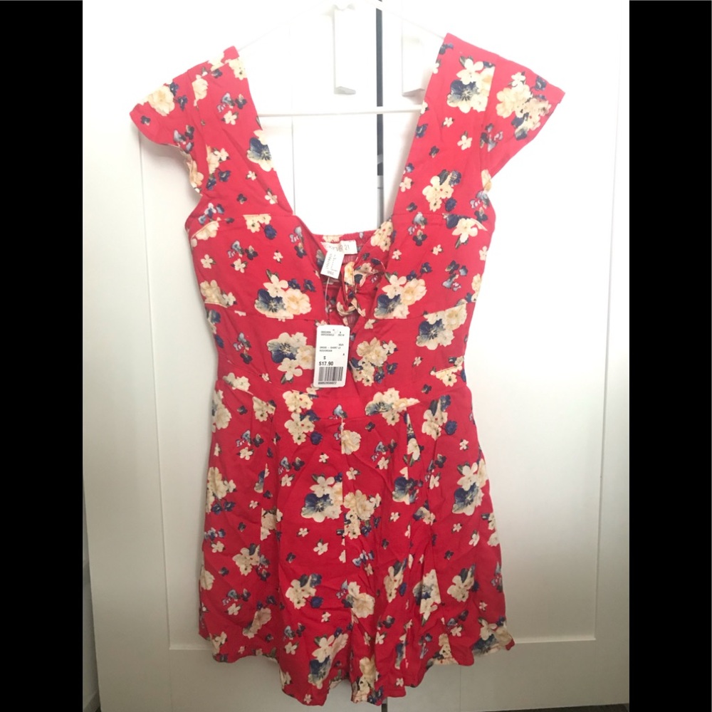 Brandnew Forever 21 Romper size Small